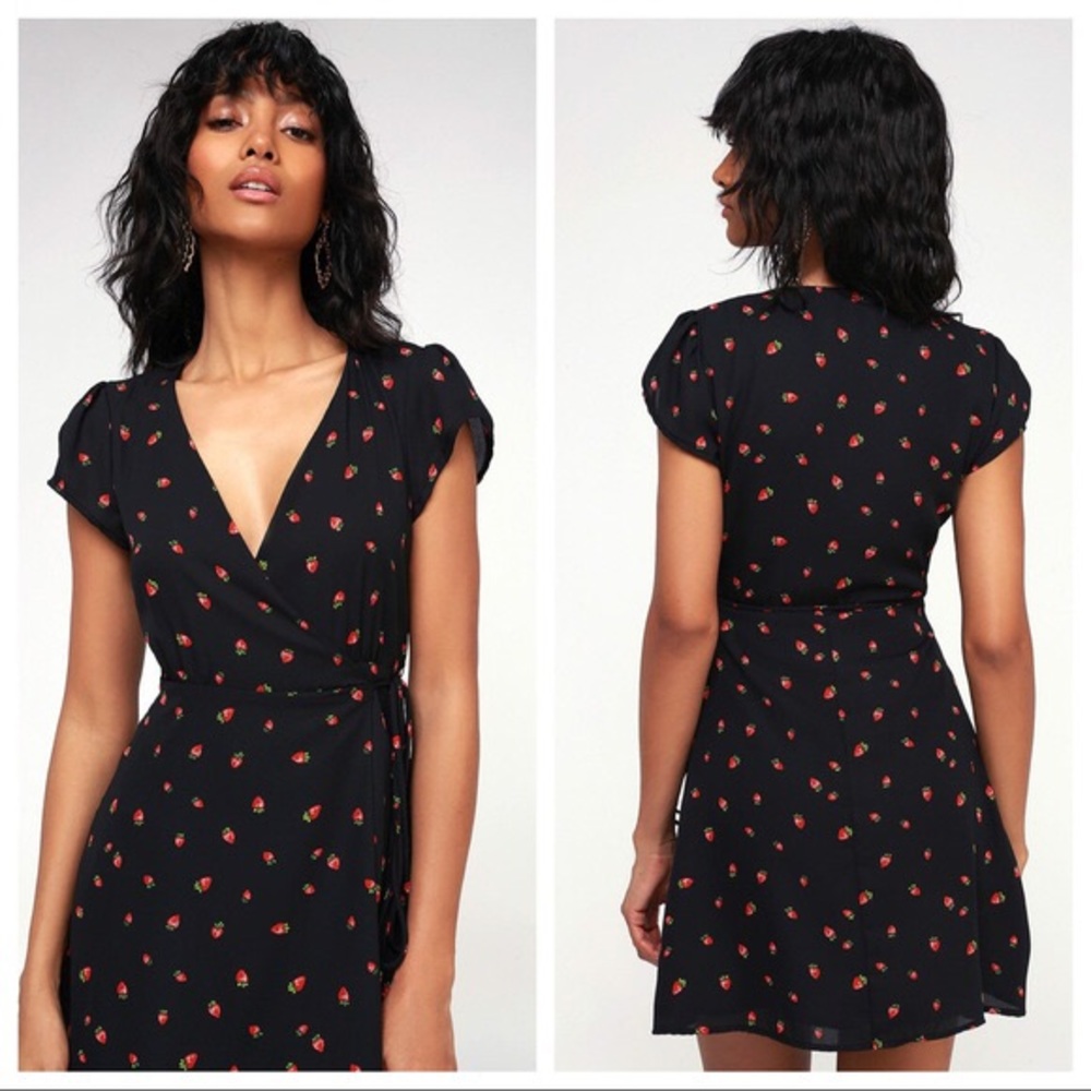 Lulu’s Berry Cute Black Strawberry Wrap Dress L